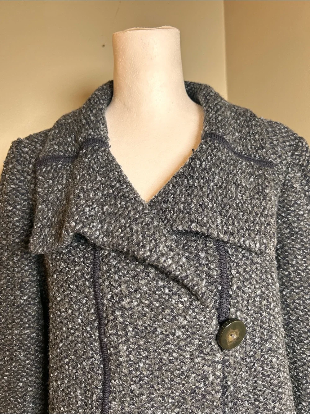St. John Collection P Bouclé Cropped Knit Jacket Made USA